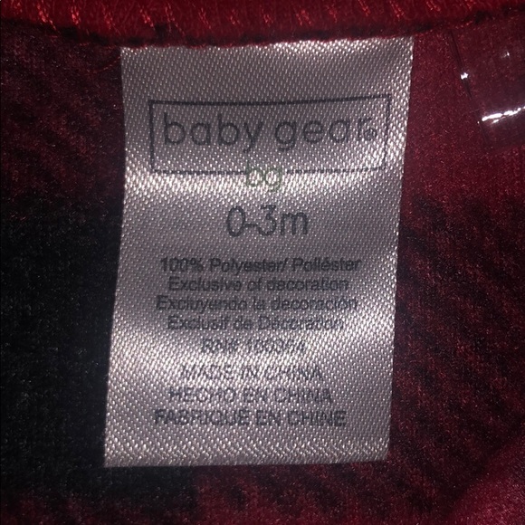 0-3m 100% polyester footie LIKE NEW - Picture 3 of 4